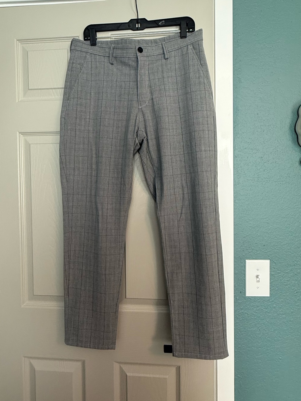 Zara- Men's Gray Plaid Dress Pants